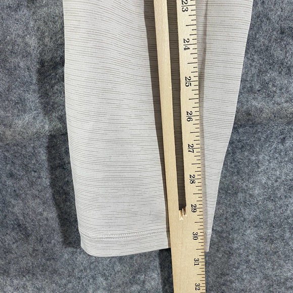 Outdoor Voices Leggings Medium Beige 2-Tone High Rise Cropped Capri Knee Cap - Picture 10 of 12